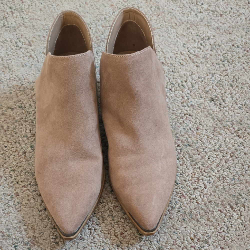 Design Lab Lord & Taylor Tan Suede Ankle Booties